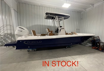 2025 Robalo 246 Cayman Biscayne Blue.  Boat